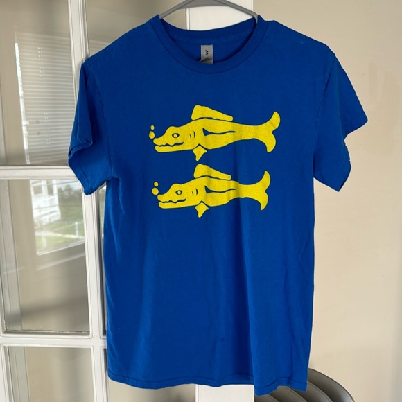 Legends Of The Hidden Temple Blue Barracudas Tee - Picture 1 of 1